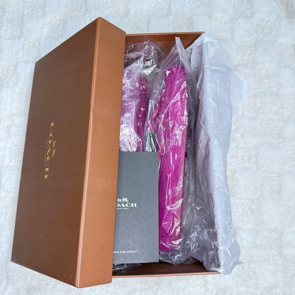 New Coach Fuchsia Suede Loafers Size 7 - Picture 8 of 9